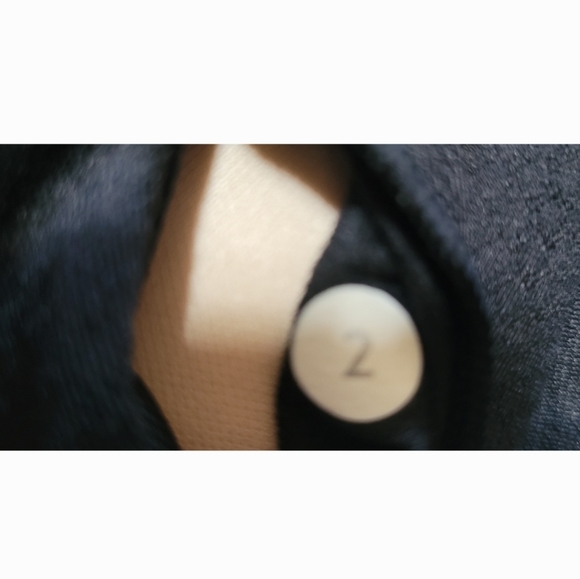 Lululemon Aria Tank Top II Parallel Stripe Black White Power Luxtreme Size 2 - Picture 5 of 5